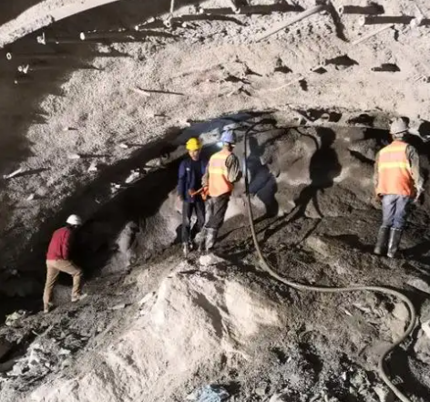 阜城拱顶带模注浆料的施工流程及注意事项